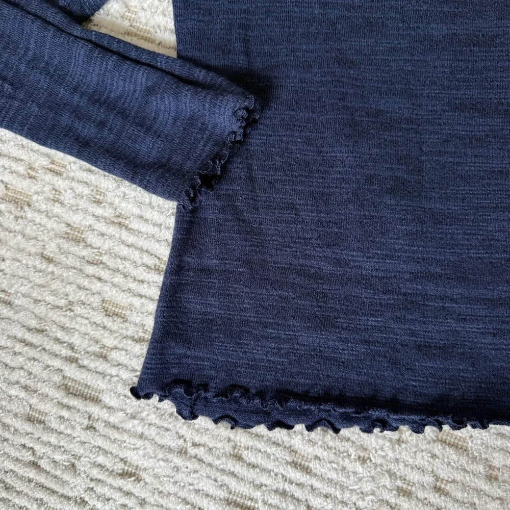 Old Navy Kids Dark Blue Long Sleeve Tee Small (6-7)